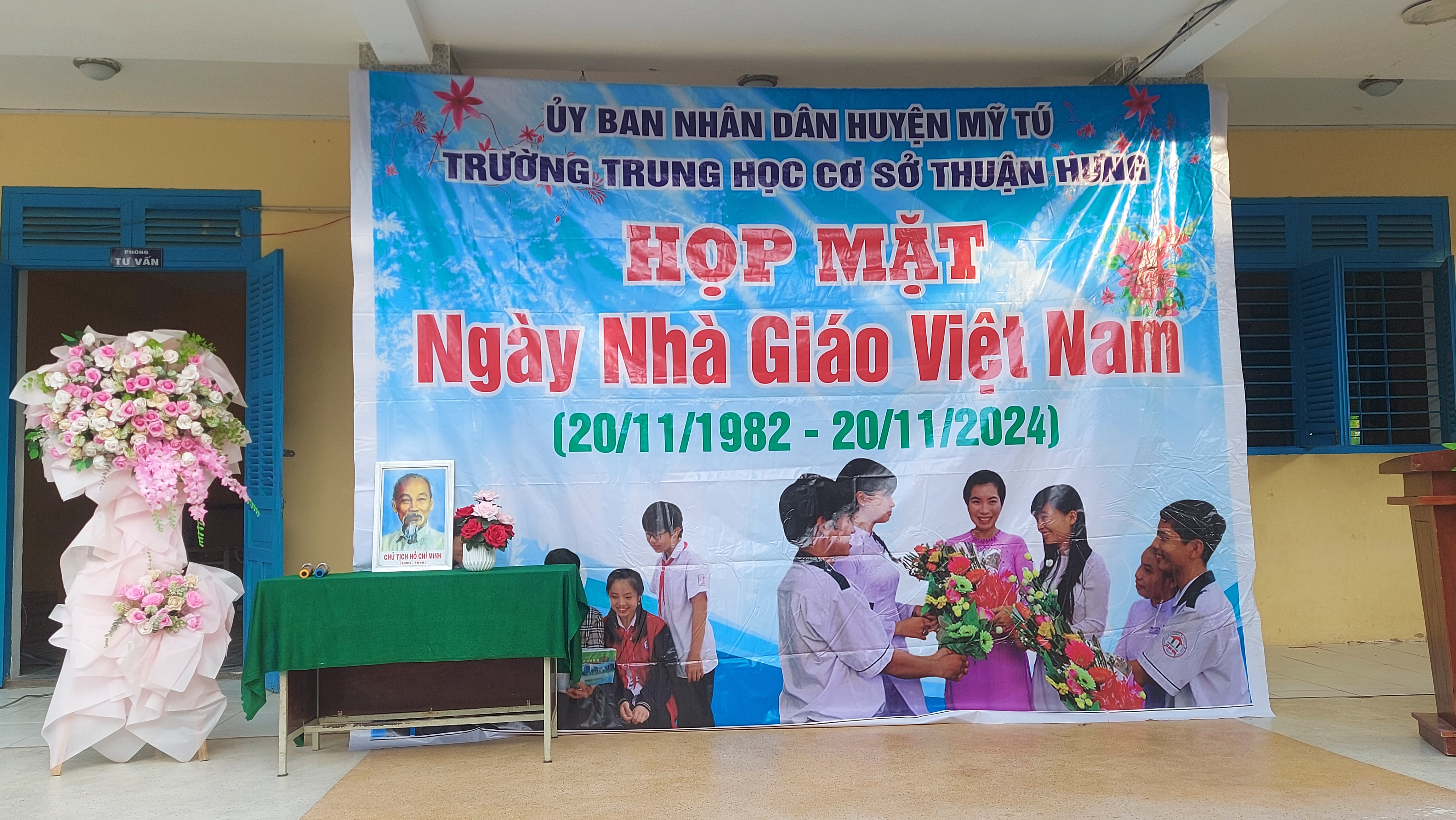 Họp mặt 42 năm ngày Nhà giáo Việt Nam 20/11